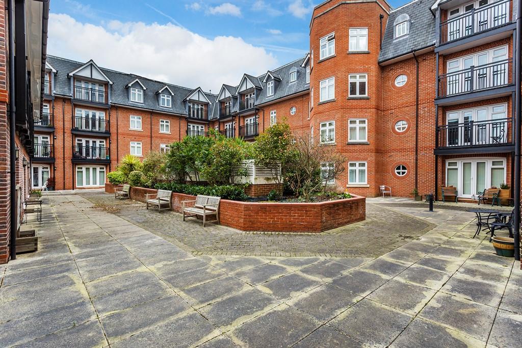 ROYAL SWAN QUARTER, LEATHERHEAD, KT22