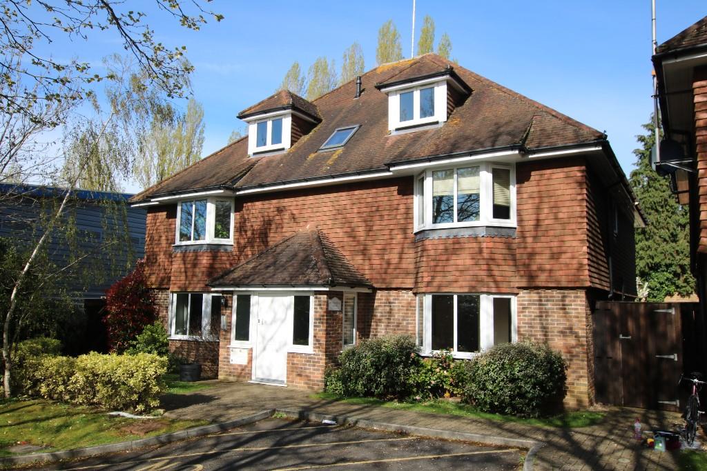 ASHURST CLOSE, LEATHERHEAD, KT22