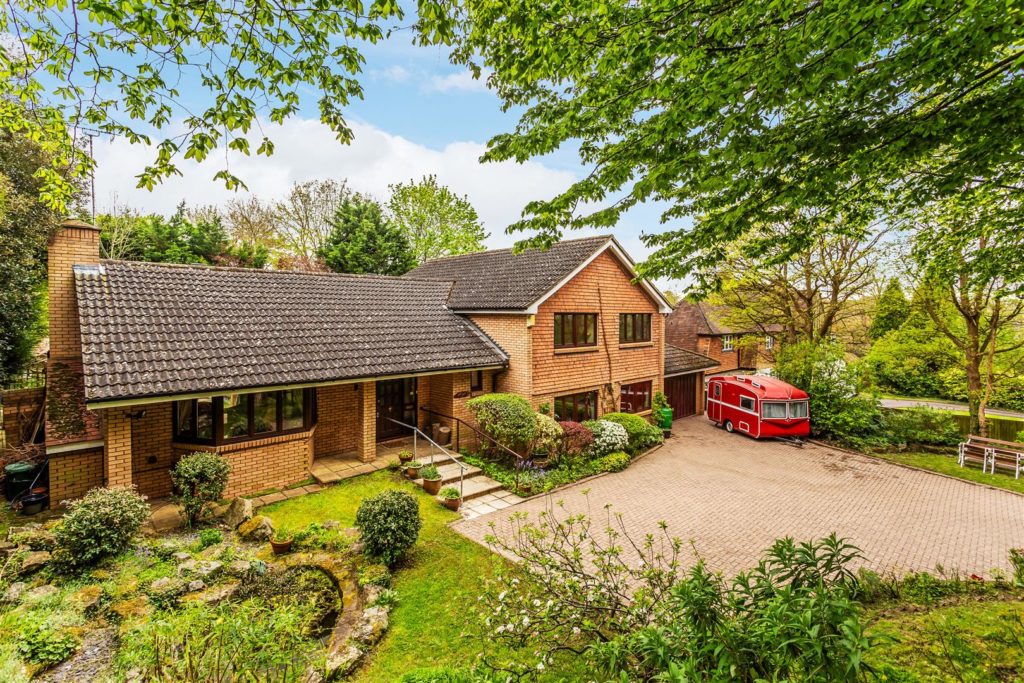 CHALK LANE, ASHTEAD, KT21