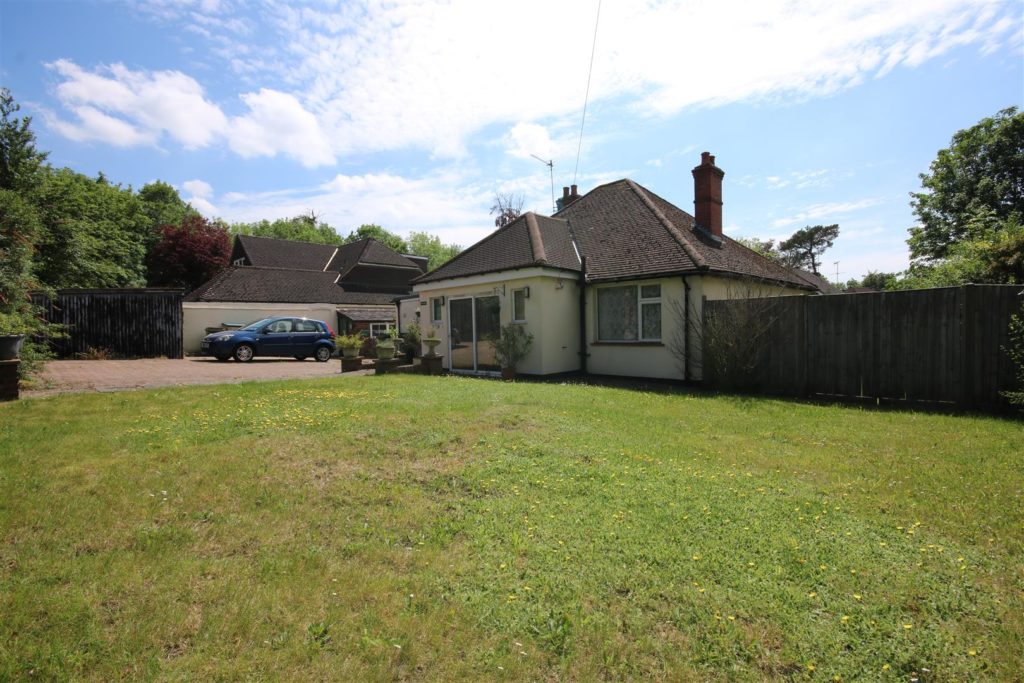 ERMYN WAY, ASHTEAD/LEATHERHEAD, KT22