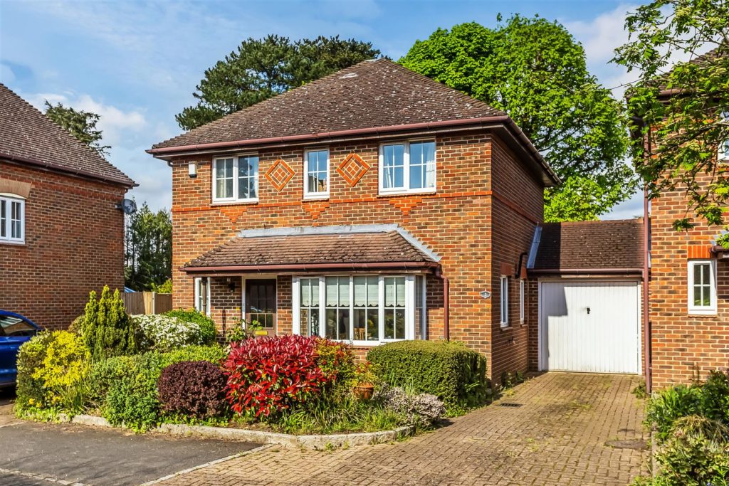 GAYTON CLOSE, ASHTEAD, KT21 Patrick Gardner