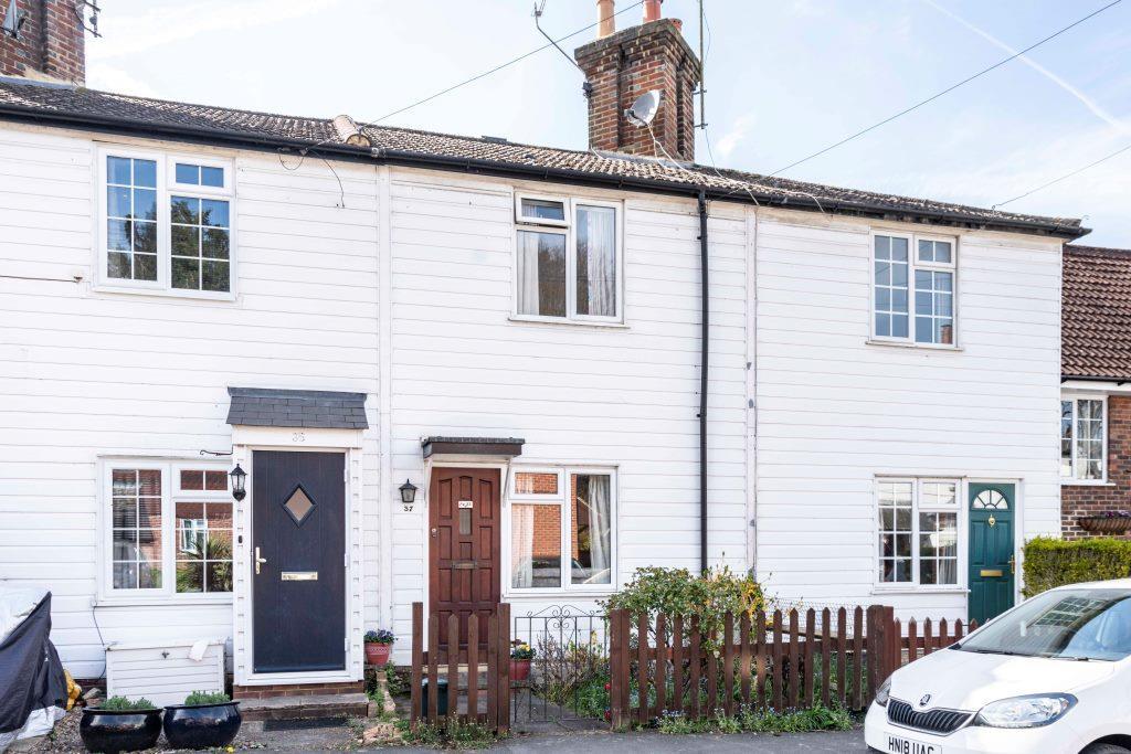 BAILEY ROAD, WESTCOTT, RH4 Patrick Gardner