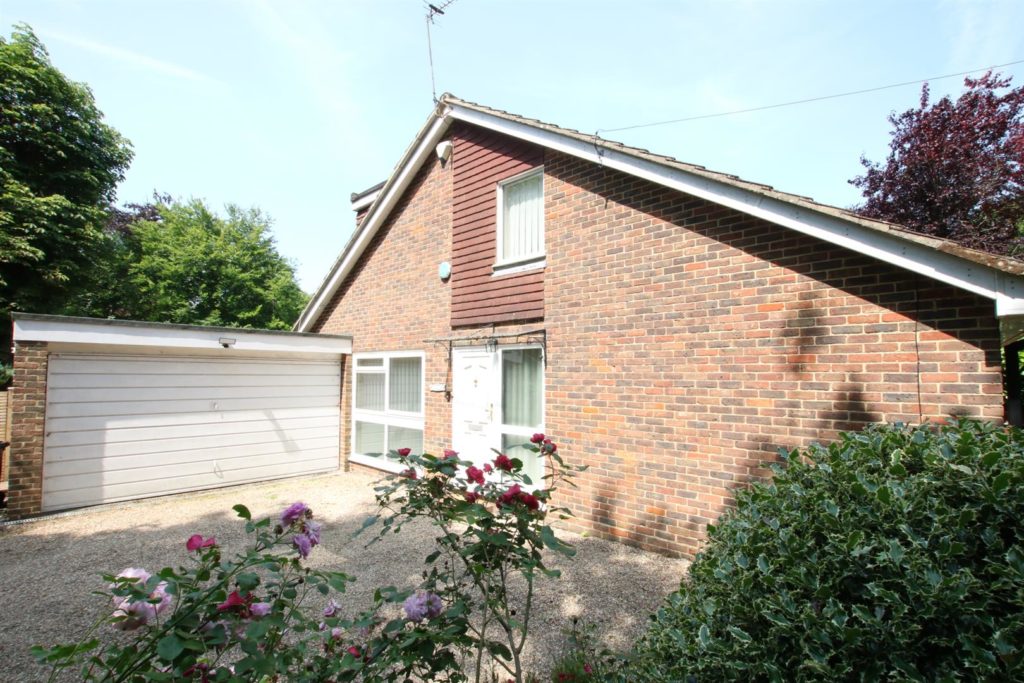 ERMYN WAY, LEATHERHEAD, KT22