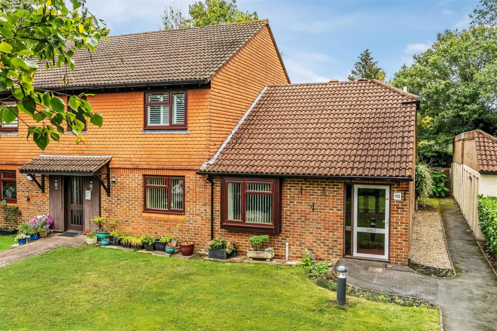 BROADMEAD, ASHTEAD, KT21
