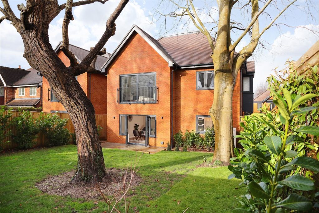 CHARTLAND CLOSE, GREAT BOOKHAM, KT23