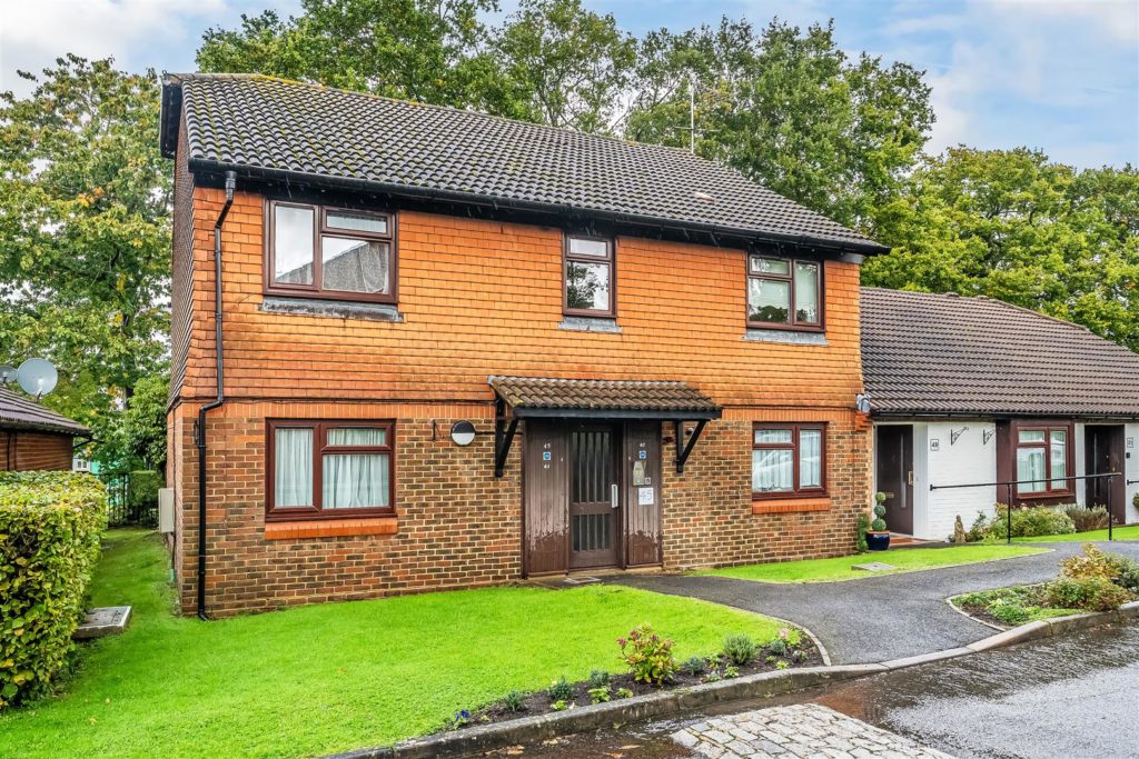 BROADMEAD, ASHTEAD, KT21