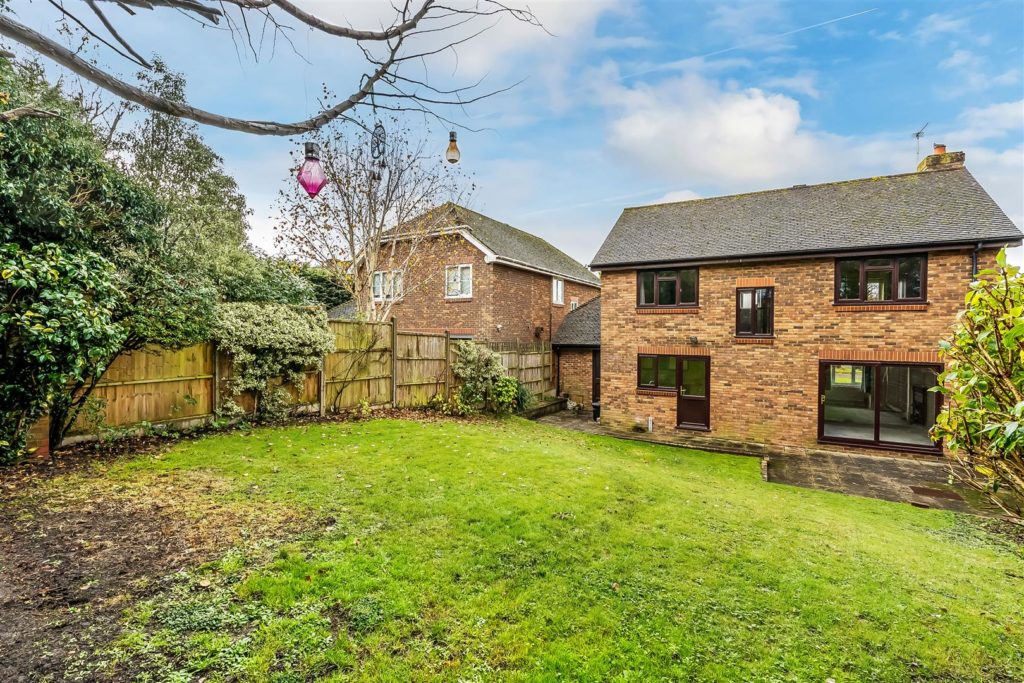 SUMMERFIELD, ASHTEAD, KT21