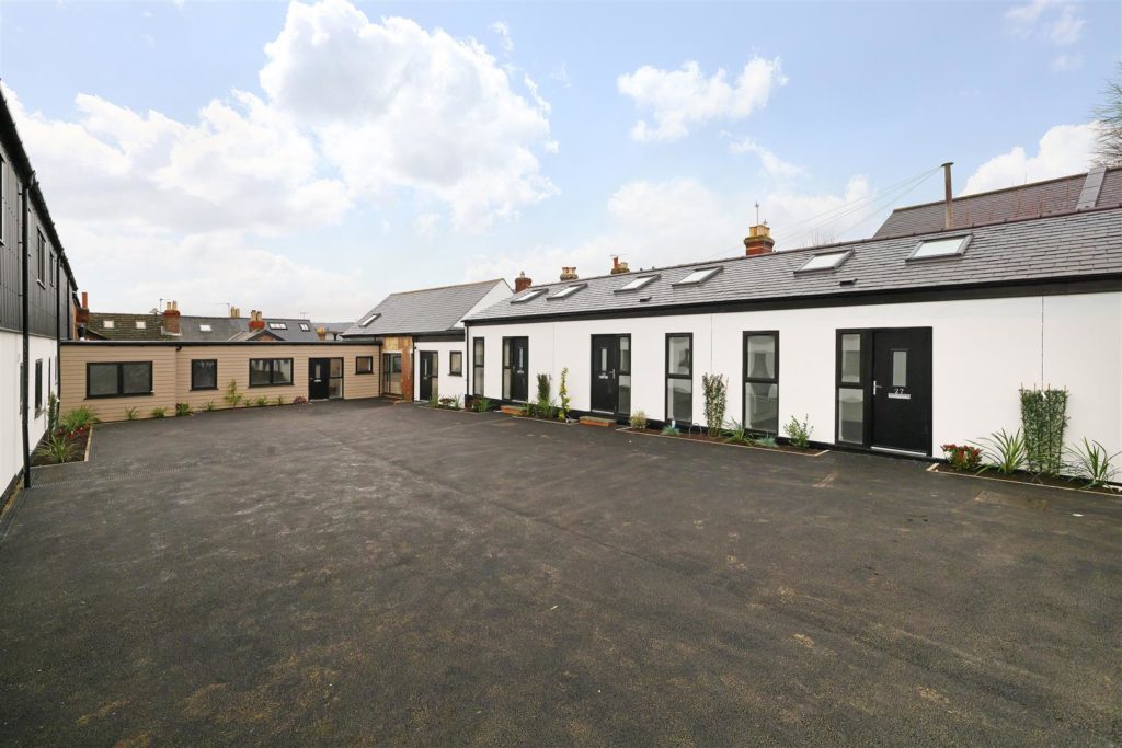 CENTRAL DORKING, RH4