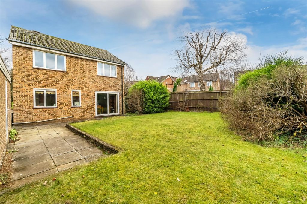 DELDERFIELD, ASHTEAD/LEATHERHEAD, KT22
