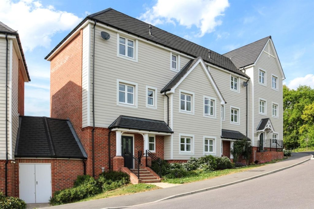 CONSORT DRIVE, LEATHERHEAD/COBHAM, KT22
