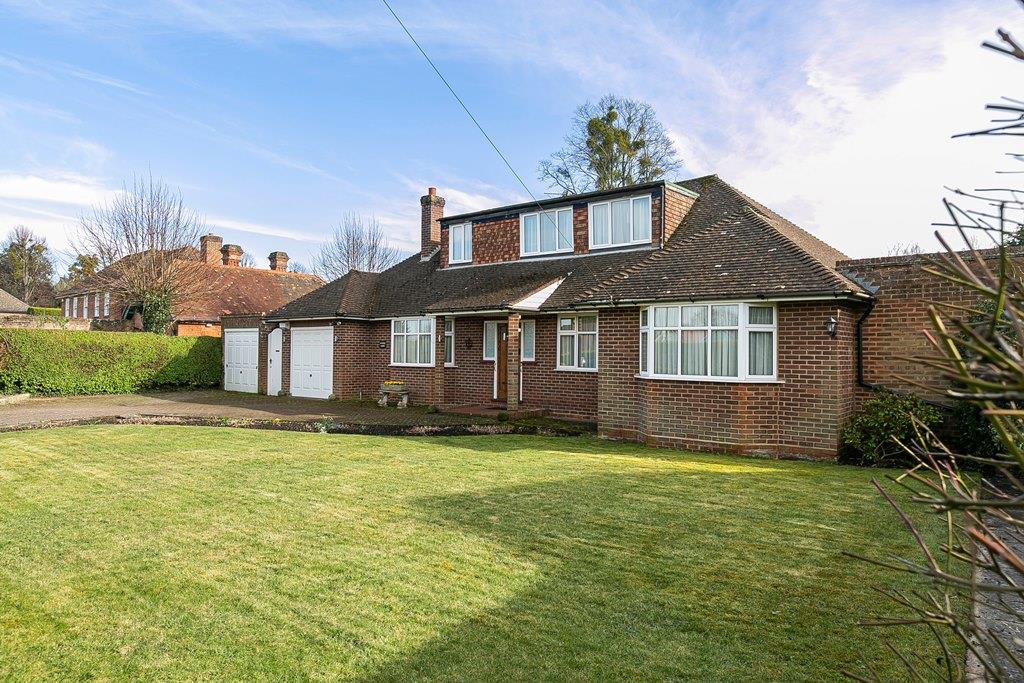 LOWER ROAD, FETCHAM KT22