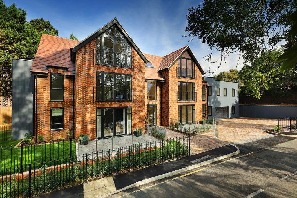 ASHTEAD KT21