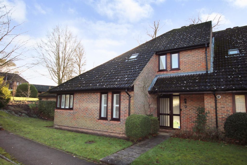 BEECHWOOD PARK, SOUTH LEATHERHEAD, KT22