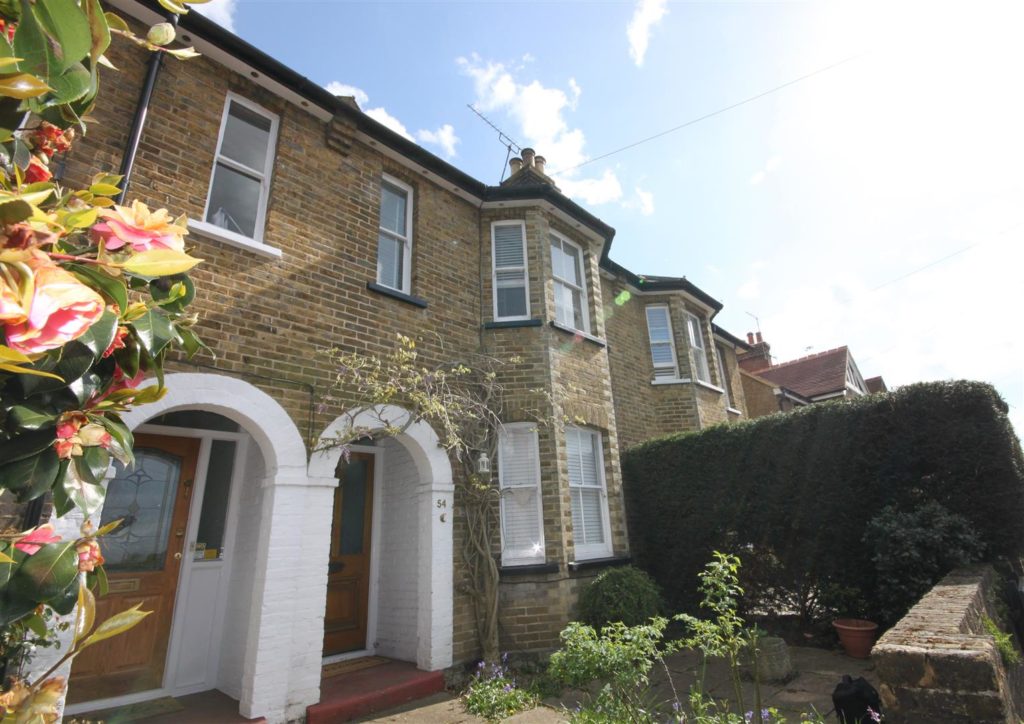 UPPER FAIRFIELD ROAD, LEATHERHEAD, KT22