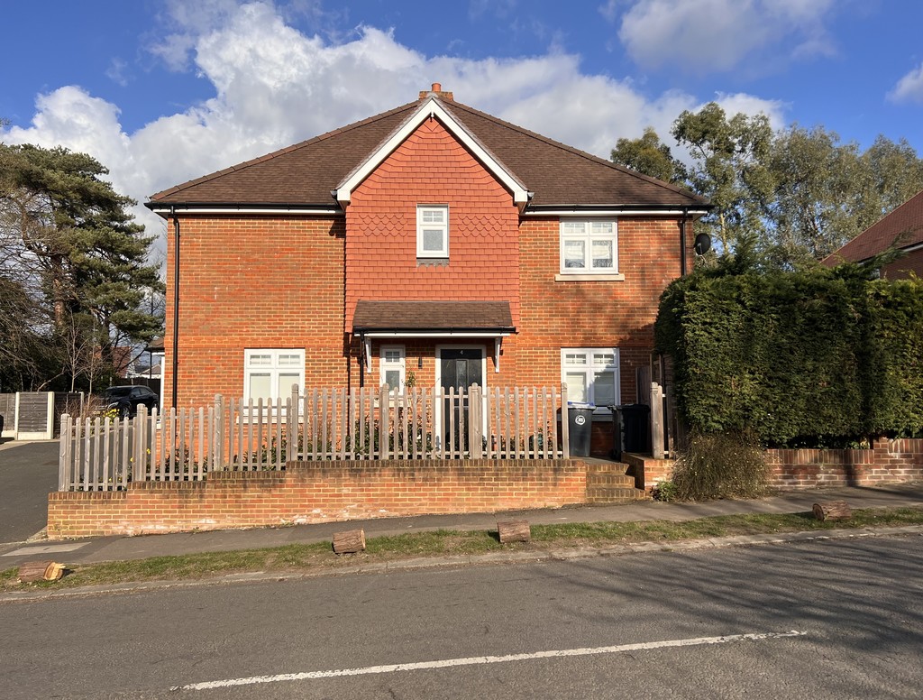 CROSSWAYS CLOSE, GREAT BOOKHAM, KT23