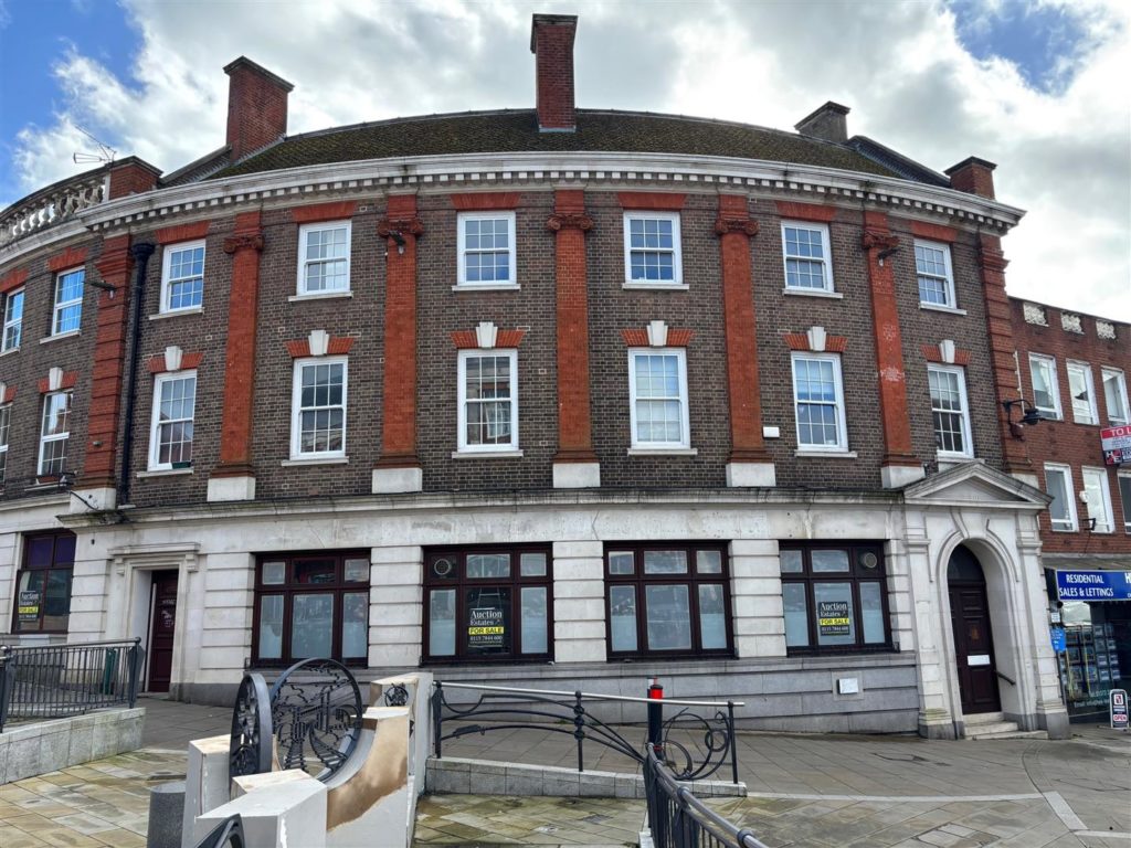 BRIDGE STREET, LEATHERHEAD, KT22