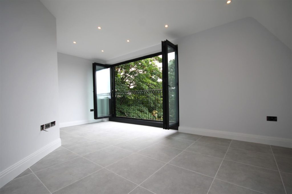 WOLSEY ROAD, ESHER KT10