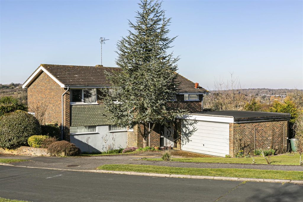 WINDMILL DRIVE, SOUTH LEATHERHEAD, KT22