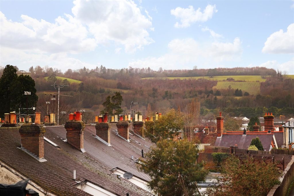 CENTRAL DORKING, RH4