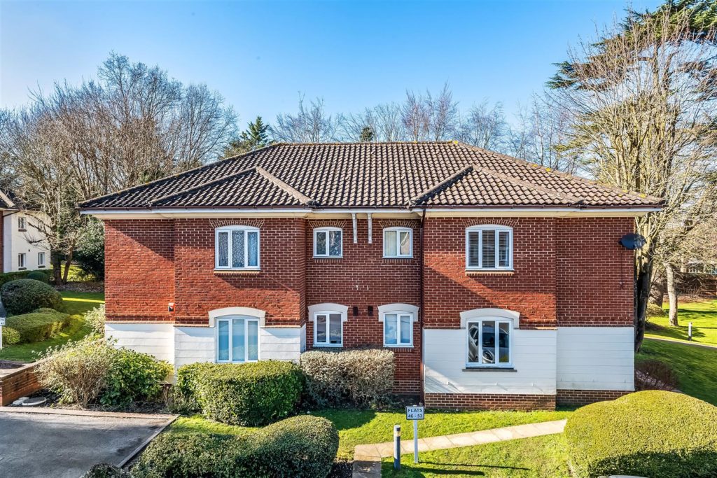 HAWKS HILL COURT, LEATHERHEAD, KT22