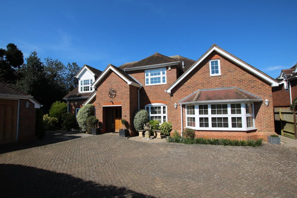 RIDGEWAY CLOSE, FETCHAM, KT22