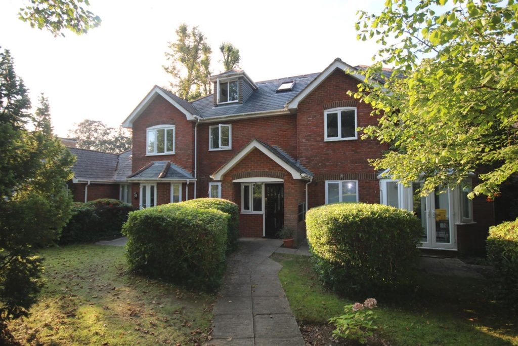 EPSOM ROAD, LEATHERHEAD, KT22