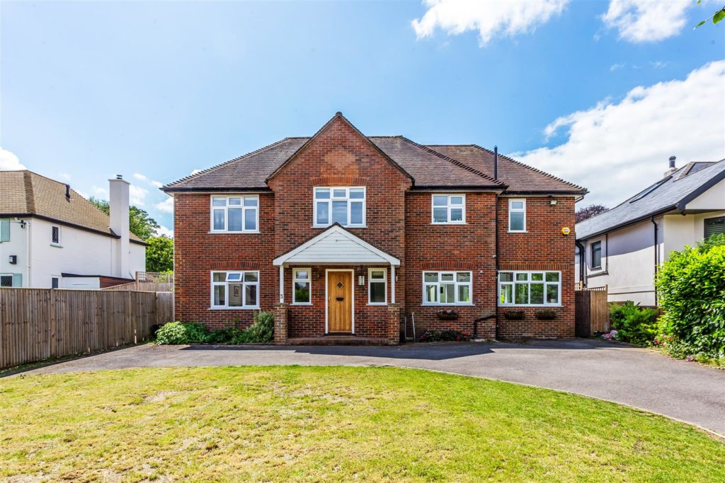 THE RIDGEWAY, FETCHAM, KT22
