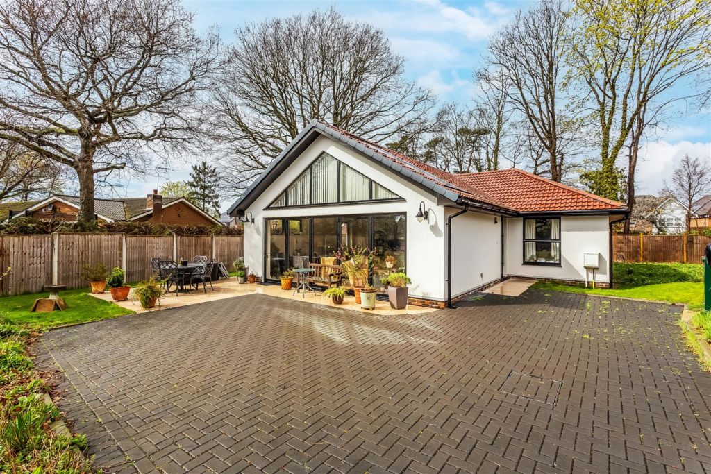 THE CHASE, ASHTEAD, KT21