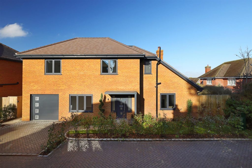 CHARTLAND CLOSE, GREAT BOOKHAM, KT23