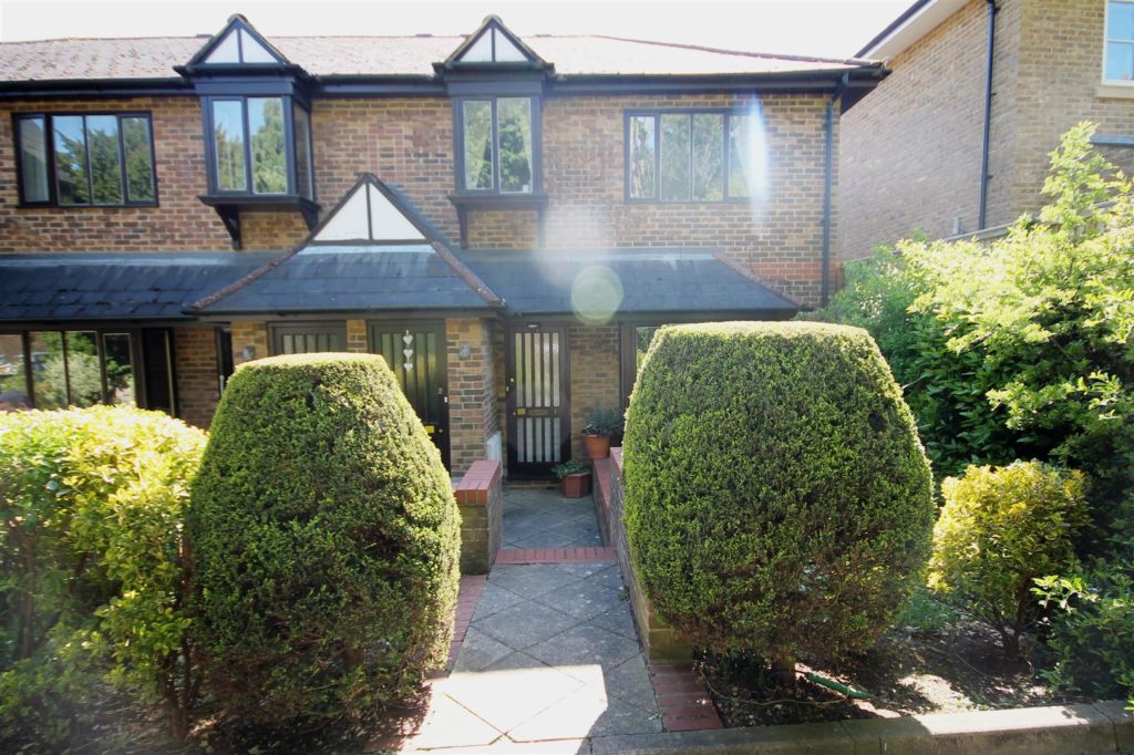 Fairfield Road,LEATHERHEAD,Surrey