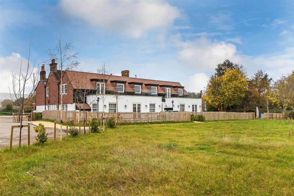 HORSHAM ROAD, BEARE GREEN