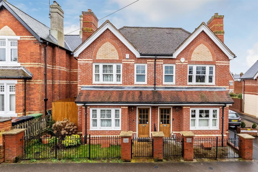 AVONDALE VILLAS, DORKING, RH4