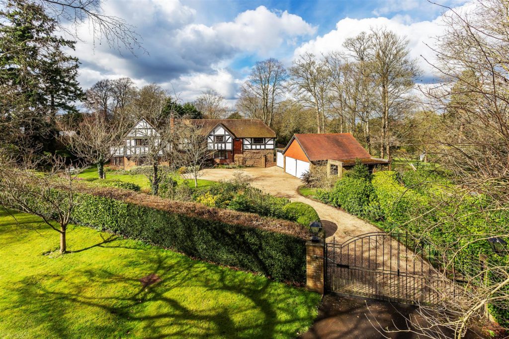 TYRRELLS WOOD, LEATHERHEAD, KT22