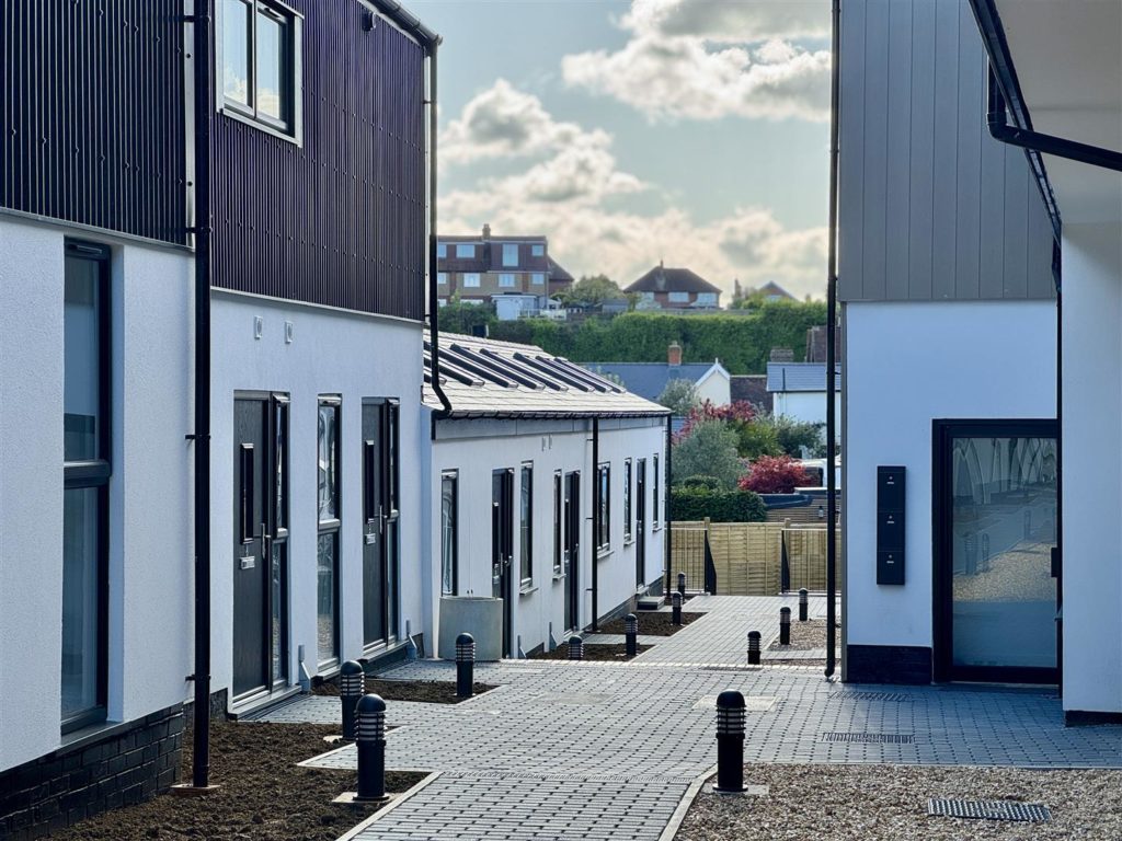 VINCENT WALK, DORKING, RH4