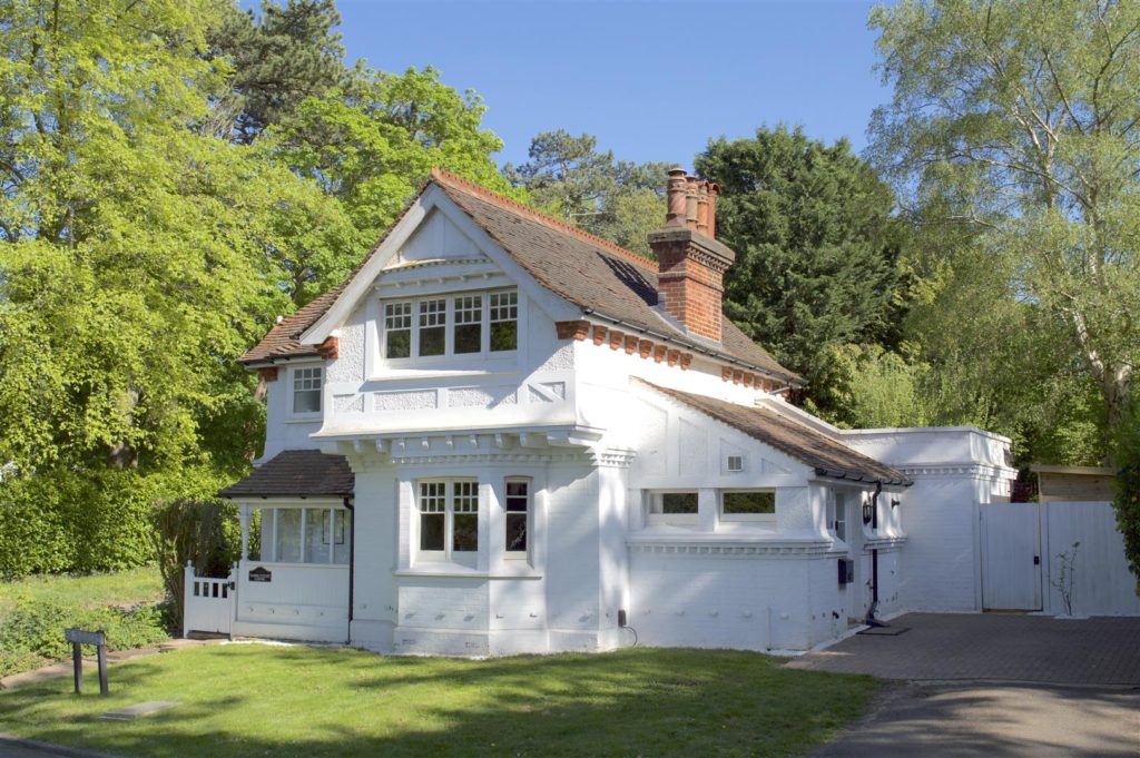 REIGATE ROAD, LEATHERHEAD, KT22