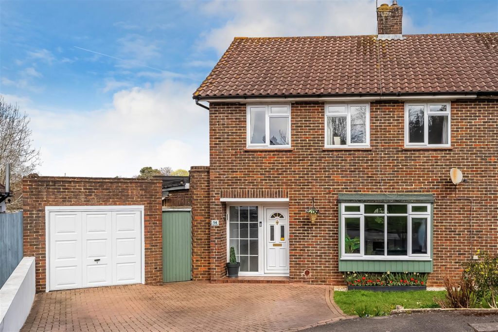 YARM CLOSE, LEATHERHEAD, KT22