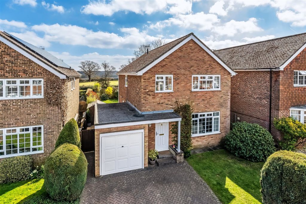 THE ORCHARD, NORTH HOLMWOOD, RH5