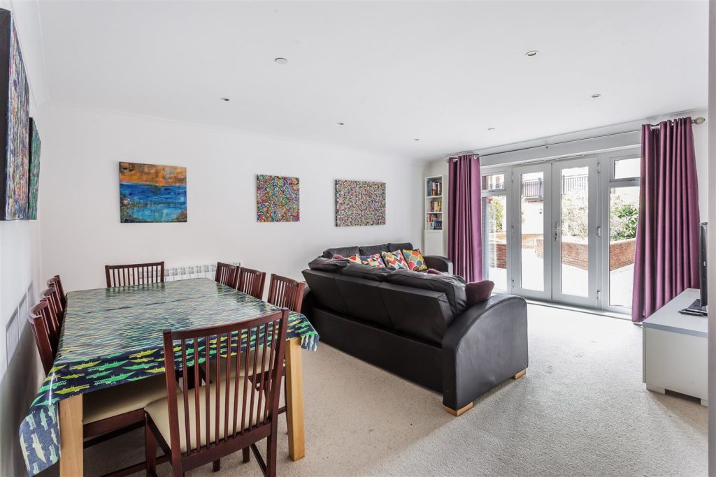 Royal Swan Quarter, Leatherhead