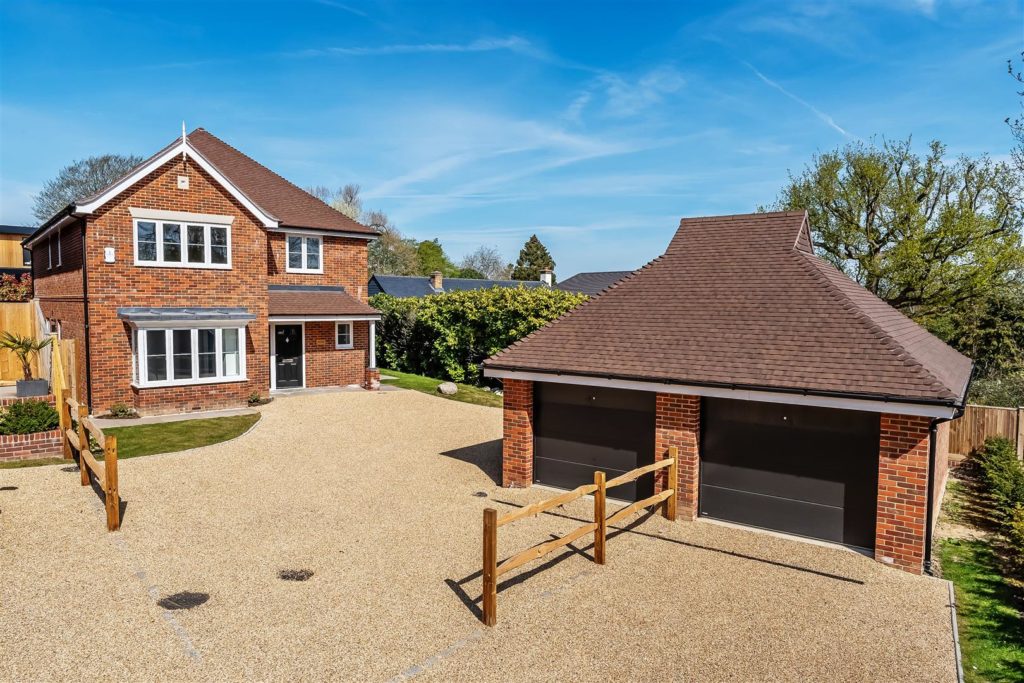 FETCHAM KT22