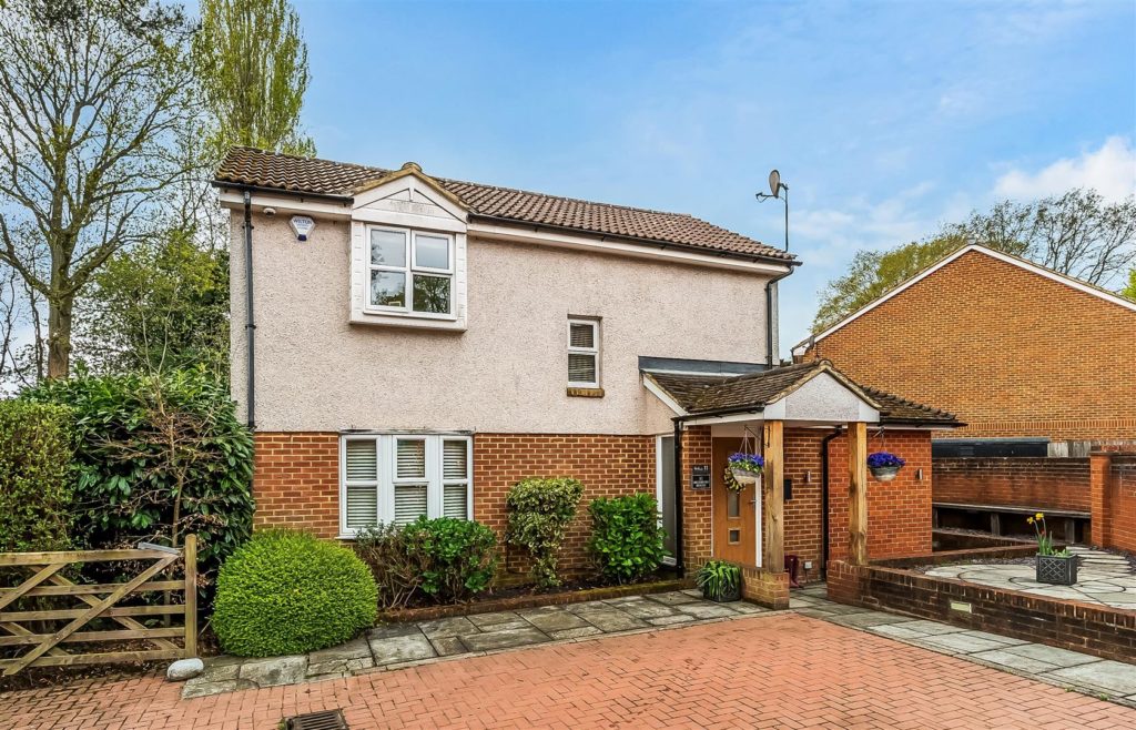 BAKERS WAY, CAPEL, RH5