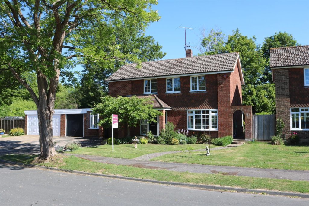 CANNON WAY, FETCHAM KT22