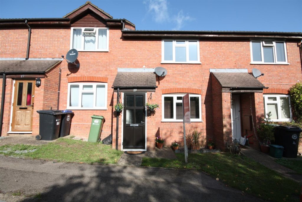 BRACKEN CLOSE, GREAT BOOKHAM, KT23