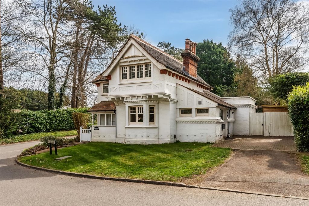 REIGATE ROAD, LEATHERHEAD, KT22