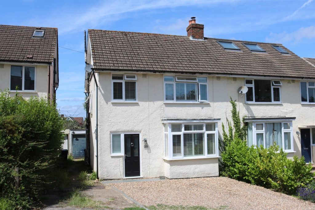 LODGE CLOSE, FETCHAM, KT22