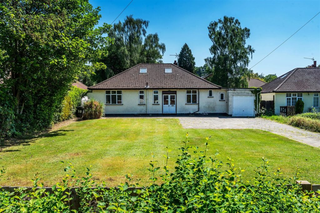 LEATHERHEAD ROAD, ASHTEAD, KT21