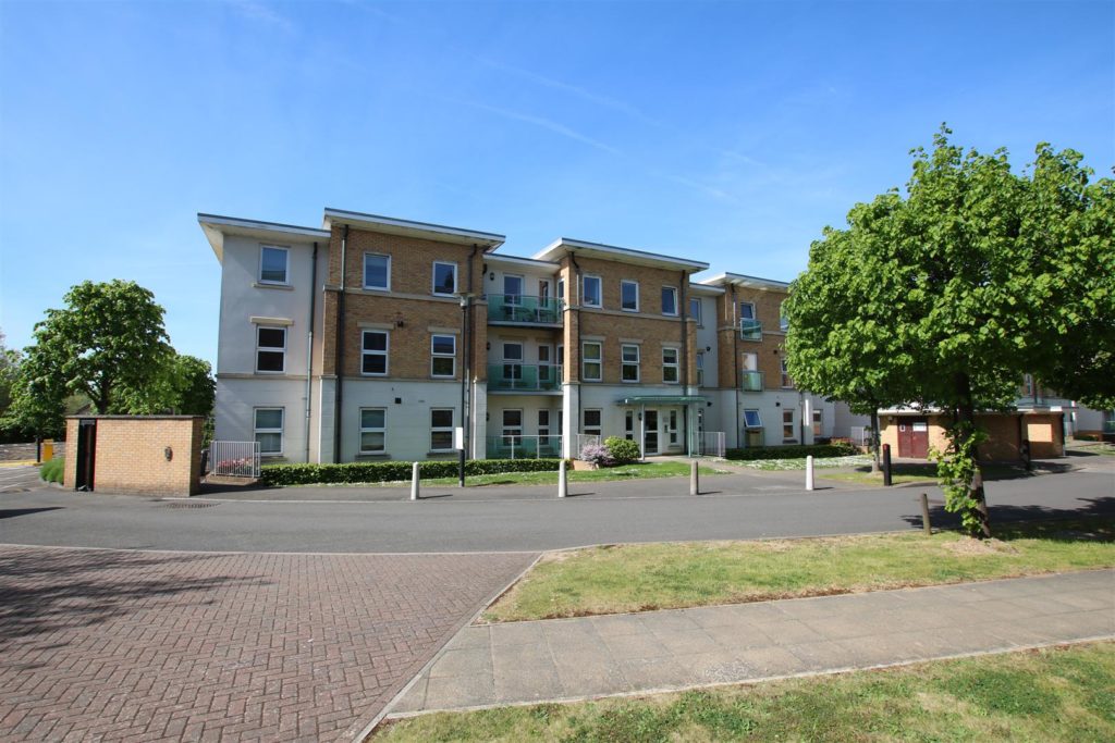 HIGHBURY DRIVE, LEATHERHEAD, KT22
