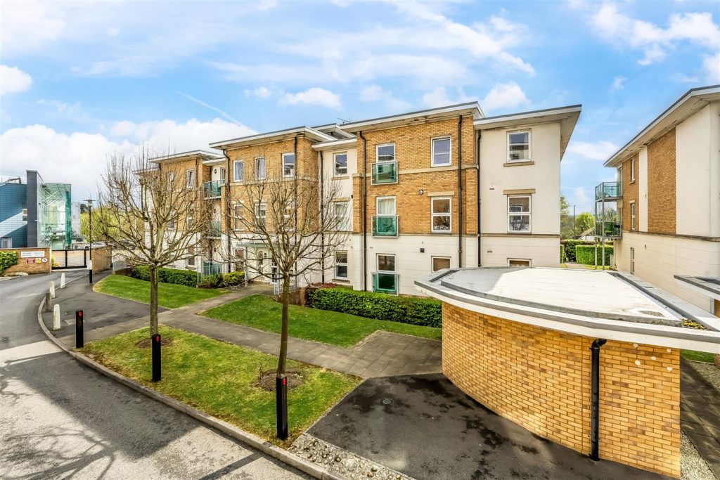 HIGHBURY DRIVE, LEATHERHEAD, KT22