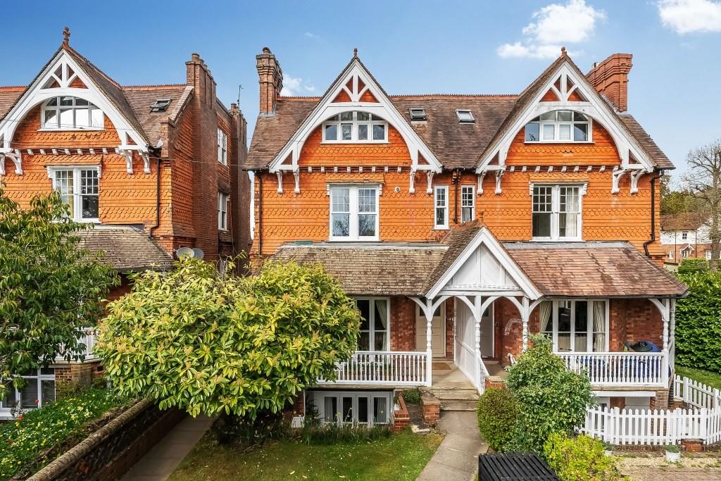 KNOLL ROAD, DORKING, RH4