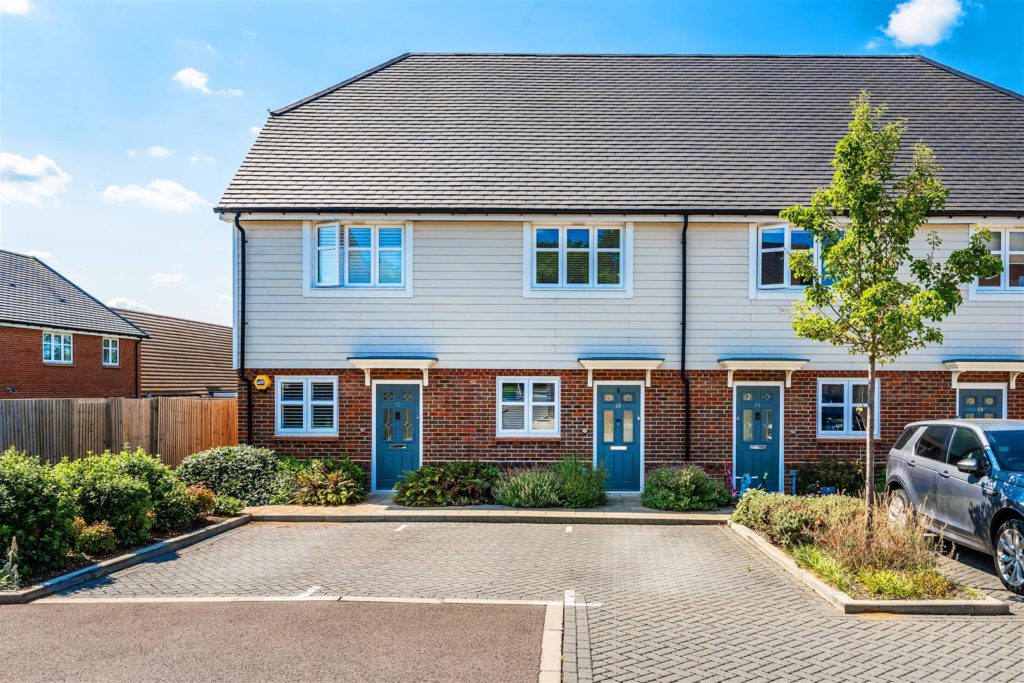 CONSORT DRIVE, LEATHERHEAD, KT22