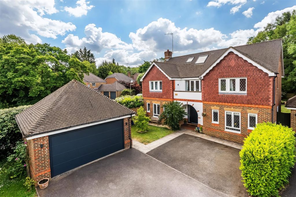 QUARRY GARDENS, LEATHERHEAD/ASHTEAD KT22